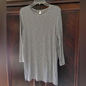 Black and White Striped Old Navy Luxe Tunic Top